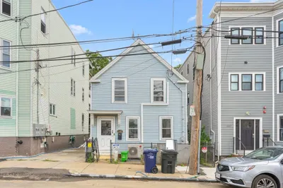 449 Frankfort St 1