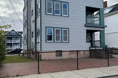 61 Waverly Street #2