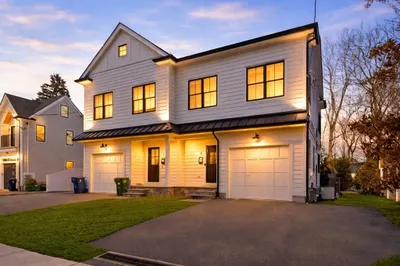 7 Sharon Ave #7
