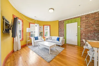 12-14 Everett St #202 1