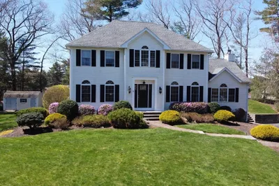 4 Thornton Cir 1