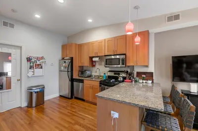 29 Swallow St #3