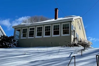 135 Henshaw St