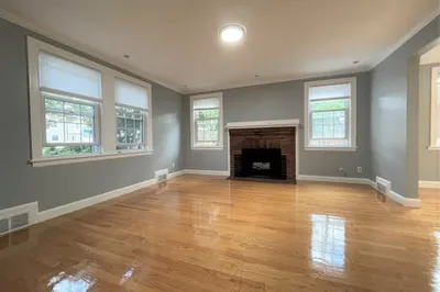 35 Rose Dr 1