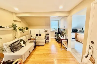2 Derne St #5 1