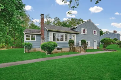 31 Cold Spring Rd