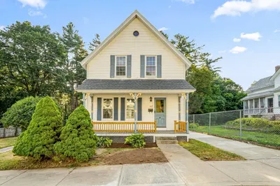 107 Mechanic St