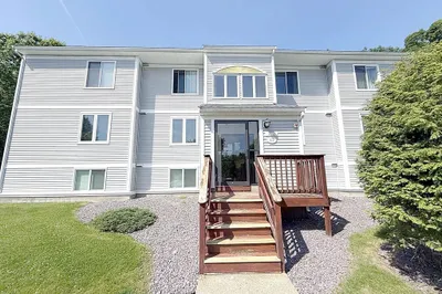 330 Sunderland Rd #39 1