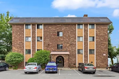 303 Lowell St #1