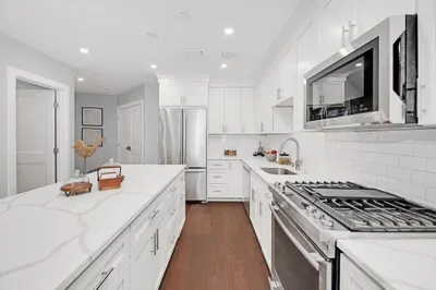 480 West Broadway #302