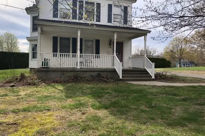 266 N Main St 1