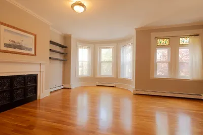 256 W Newton St #3 1