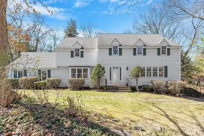 16 Stonehill Rd