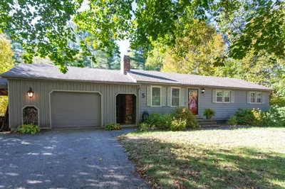 5 Chestnut Dr