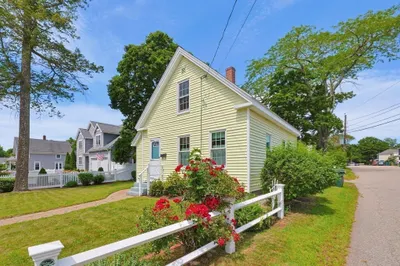 98 Pleasant St 1