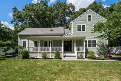 28 Beechwood Ave 1