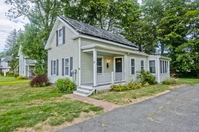 17 Woodbridge St 1