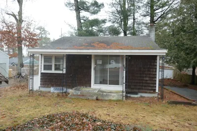 23 Cedar Dr