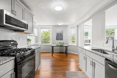 47 W Wyoming Ave #8 1