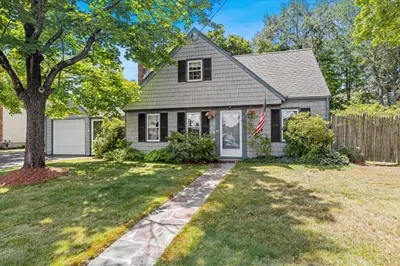30 Abigail Adams Cir