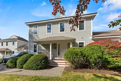 4 Hemlock Rd #F4 1