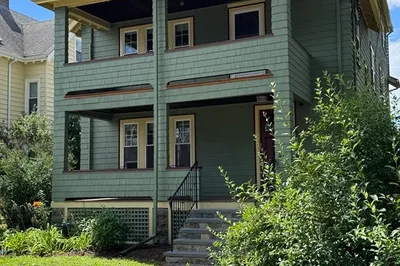 41 Monument St #1 1