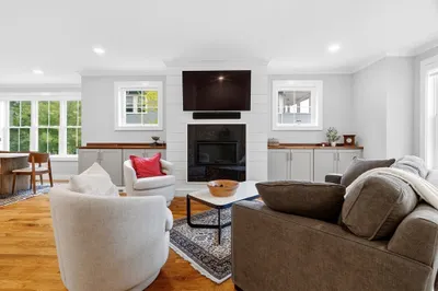 26 Neponset Ave