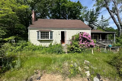 38 Conlyn Ave