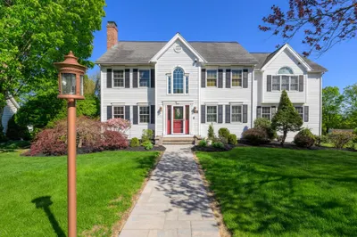 49 Fieldstone Dr 1