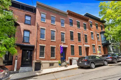 24 Oak St #2