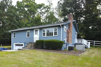 73 Summit Dr