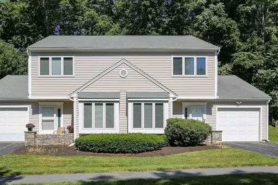 3 Oakwood Ln #3 1