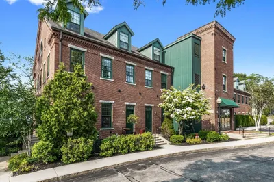 25 Pond St #106 1