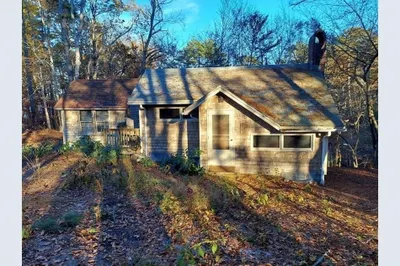 633 Mast Rd