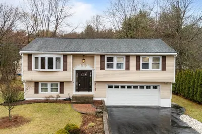 23 Echo Ave