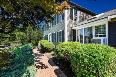 70 Welton Dr 1