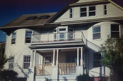 11 Greenbrier St #2