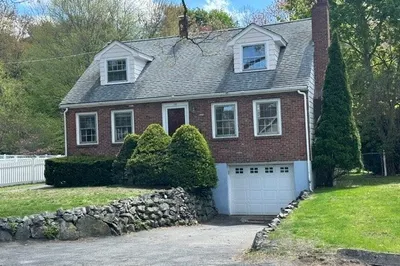 14 Locust St
