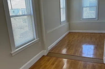 78 Harriet St #2