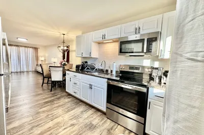 82 S Maple St #11