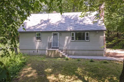 40 Sherburne Ave 1