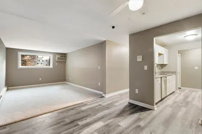 151 King St #104C