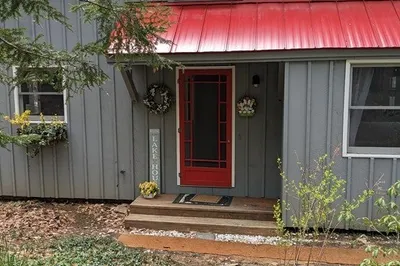 227 Lakeside Dr