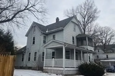 17 Spencer St