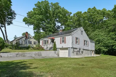 79 Russ St 1