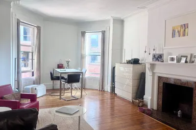 220 Newbury St #6