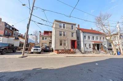 10 Blossom Street 1