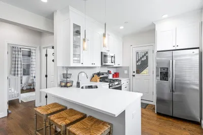 3 Roslin St #1