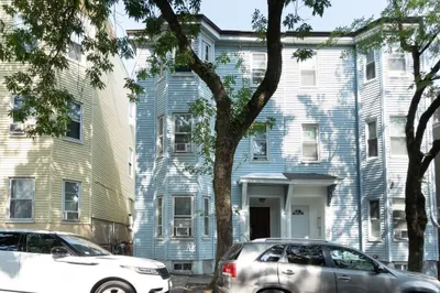 128 Putnam St