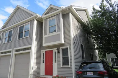 201 Main St #9